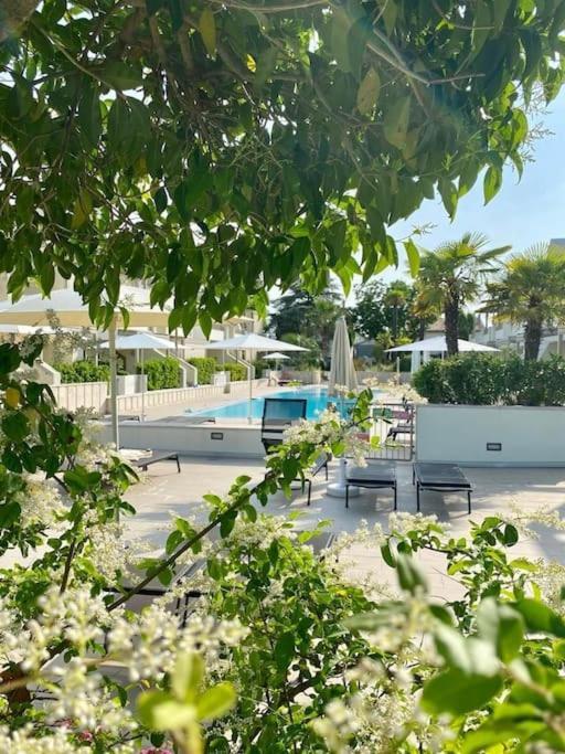 Residence Jesolo Lido Centro Con Piscina المظهر الخارجي الصورة
